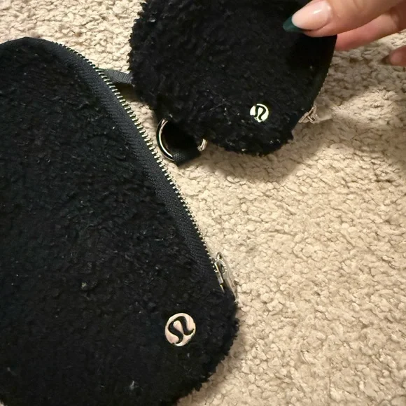 Lululemon Black Sherpa Crossbody Bag Set - Picture 2 of 3